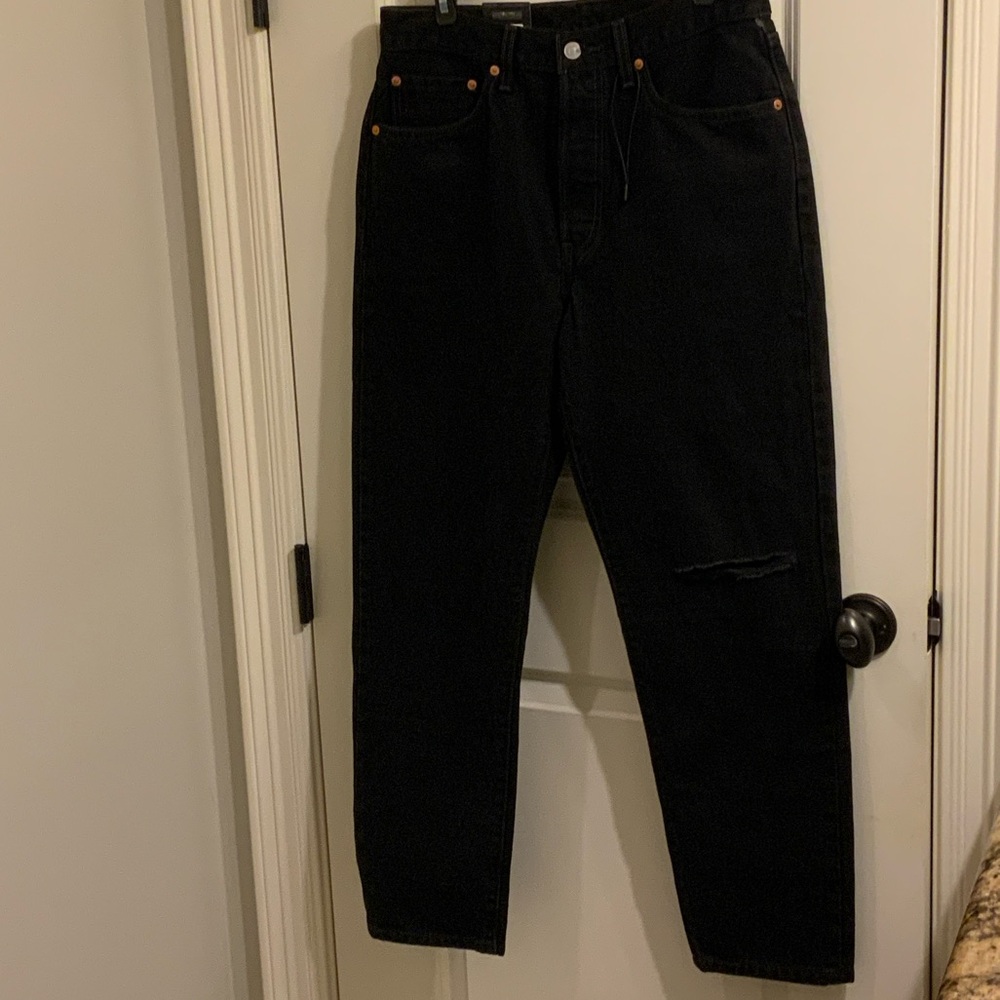 Levi's Women’s Tapered Leg Black Jeans